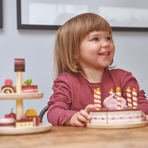 Tender Leaf Chocolate Birthday Cake Set part of the Tender Leaf collection at Playtoys. Shop this wooden toy from our online shop or one of our toy stores in South Africa.